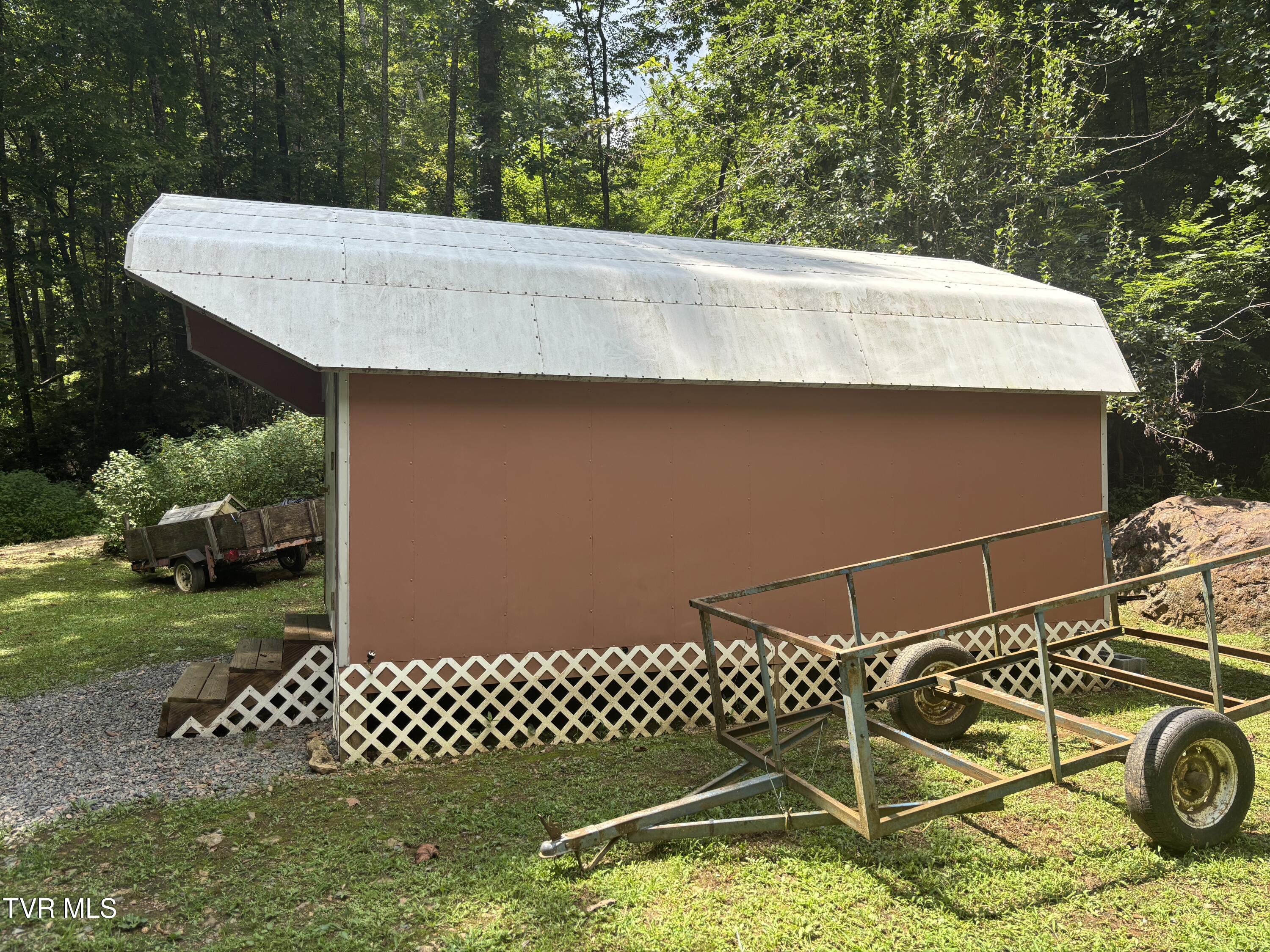 100 Gate Hollow Road Mountain City, TN 37683 - Photo 3 of 35 IMG_4894