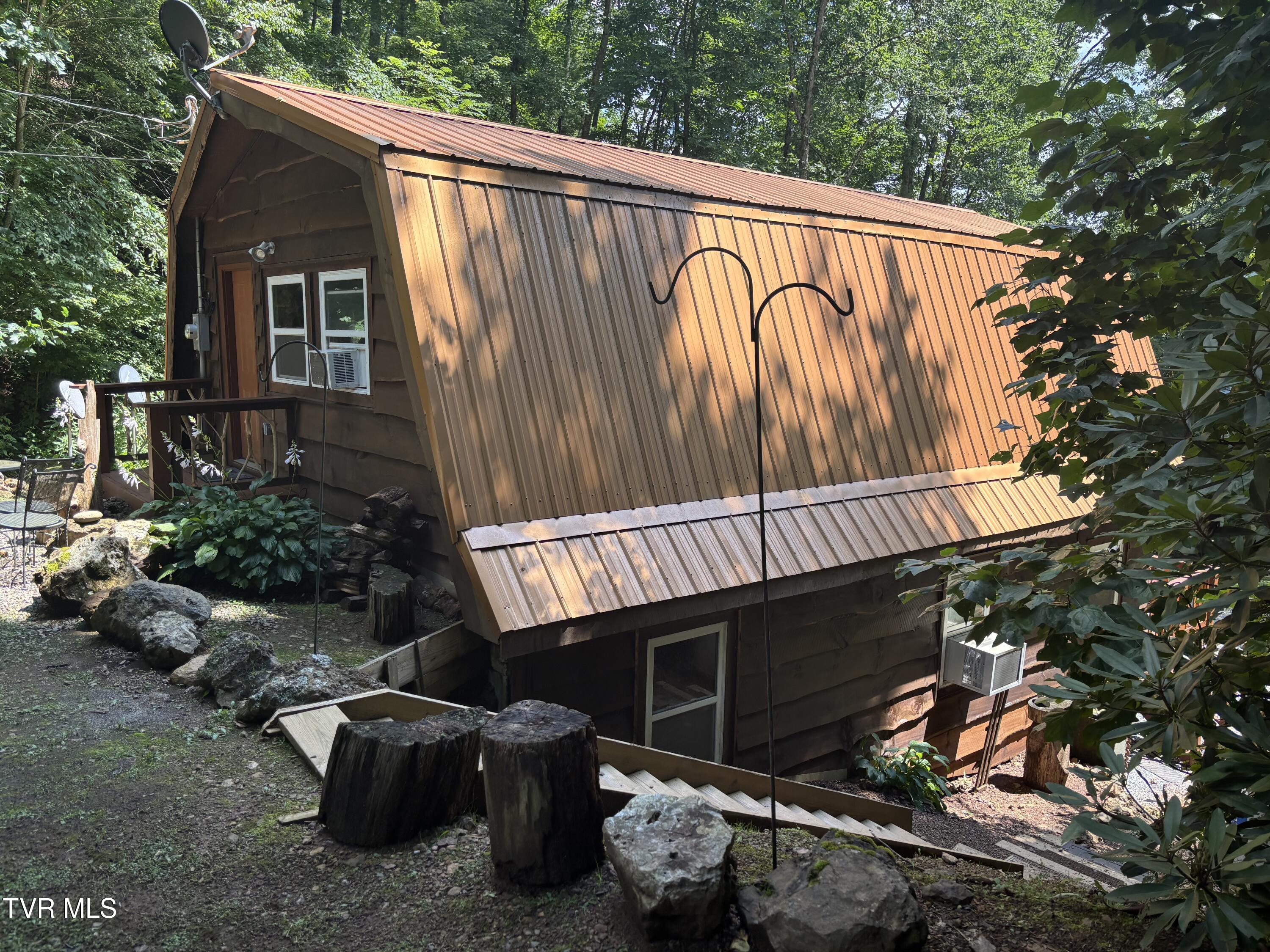 100 Gate Hollow Road Mountain City, TN 37683 - Photo 5 of 35 IMG_4896