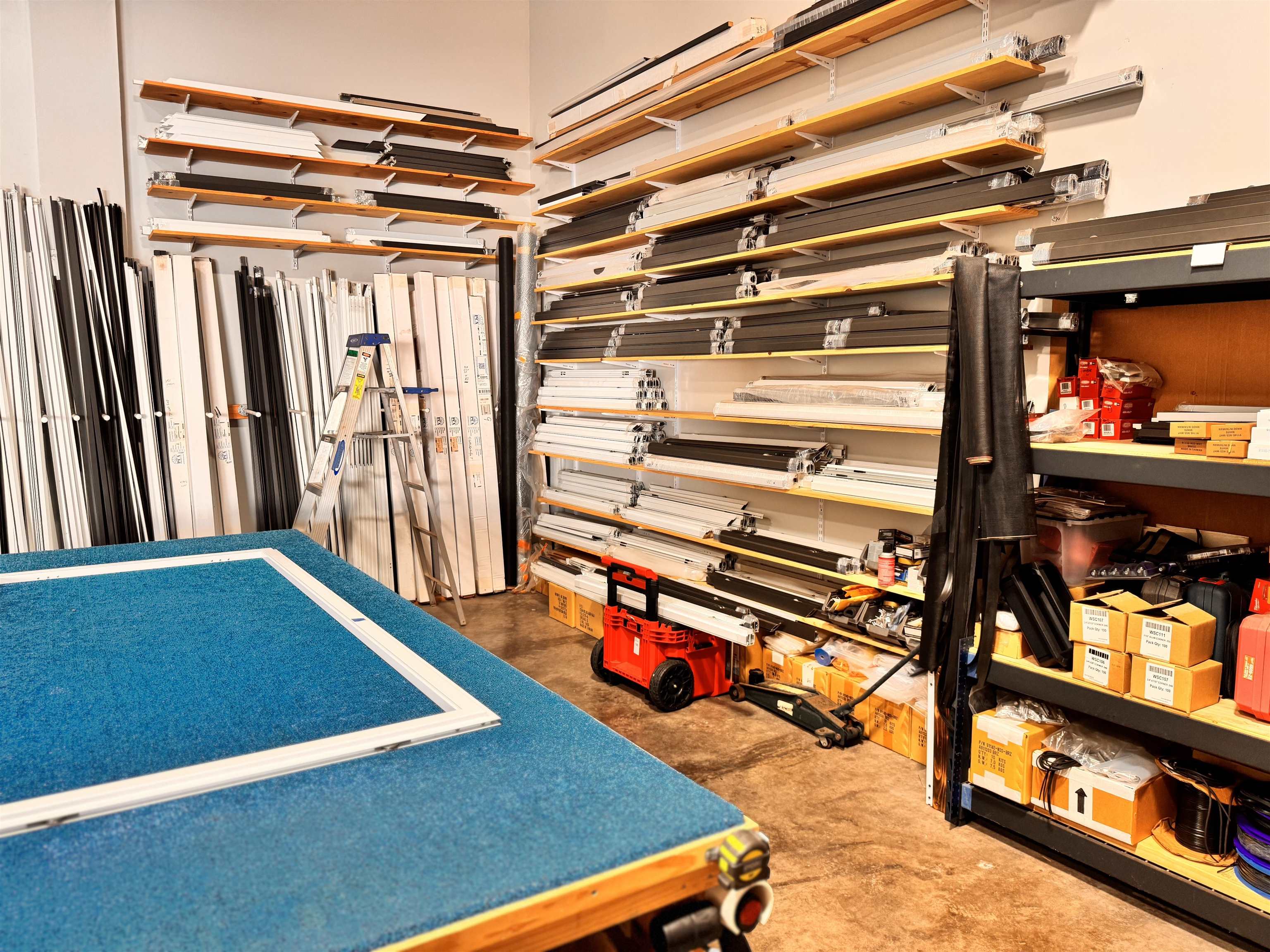 270 Lalo Street Kahului, HI 96732 - Photo 17 of 30 a view of a room with gym equipment