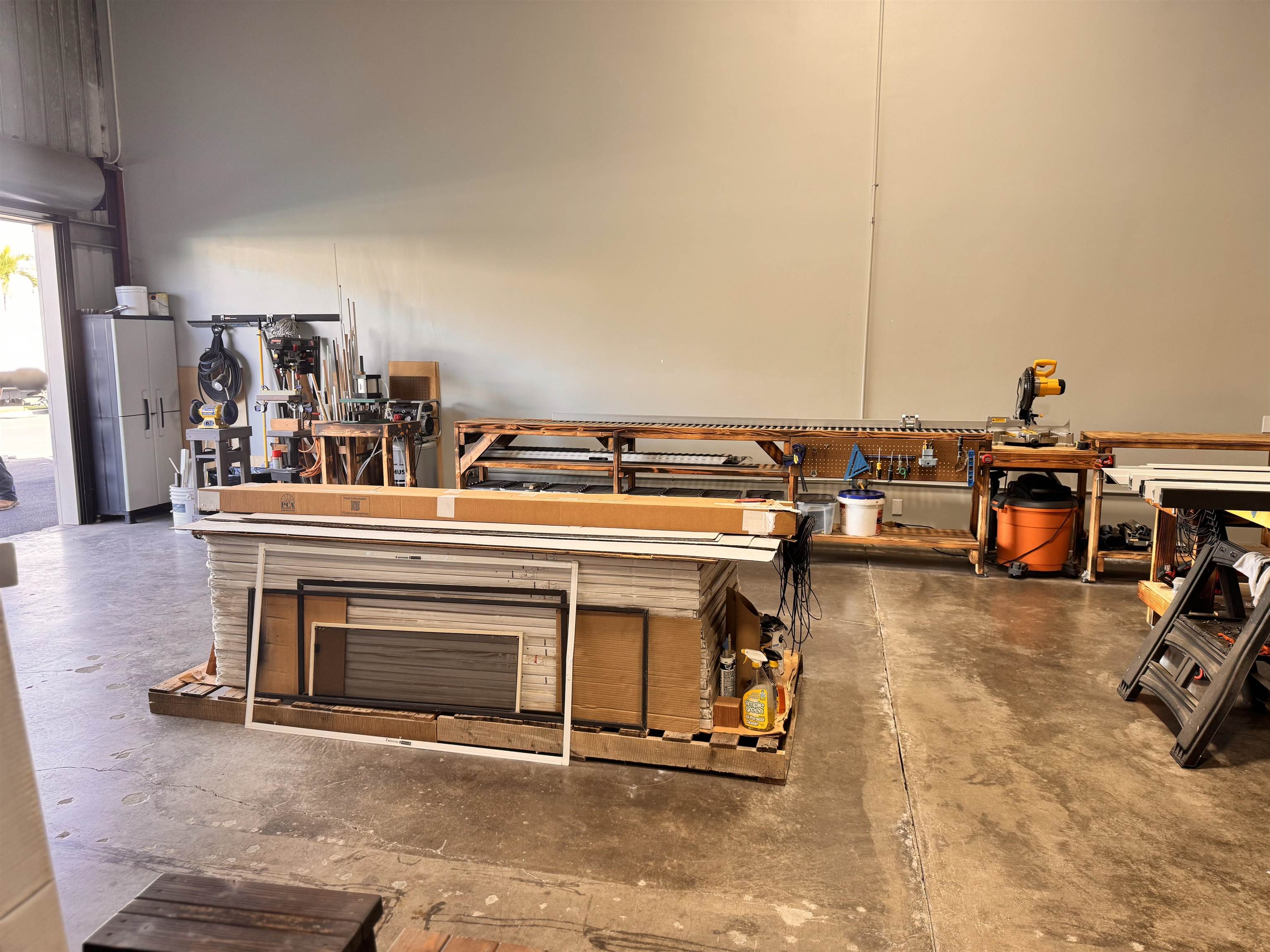 270 Lalo Street Kahului, HI 96732 - Photo 26 of 30 a view of a living room and kitchen with furniture
