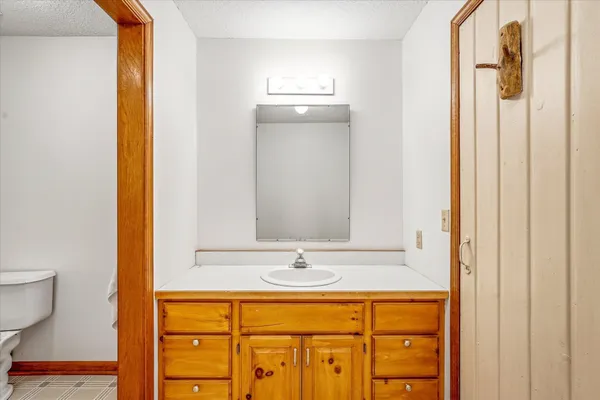 $975,000 | 34010 Pioneer Avenue, Center City, MN 55012