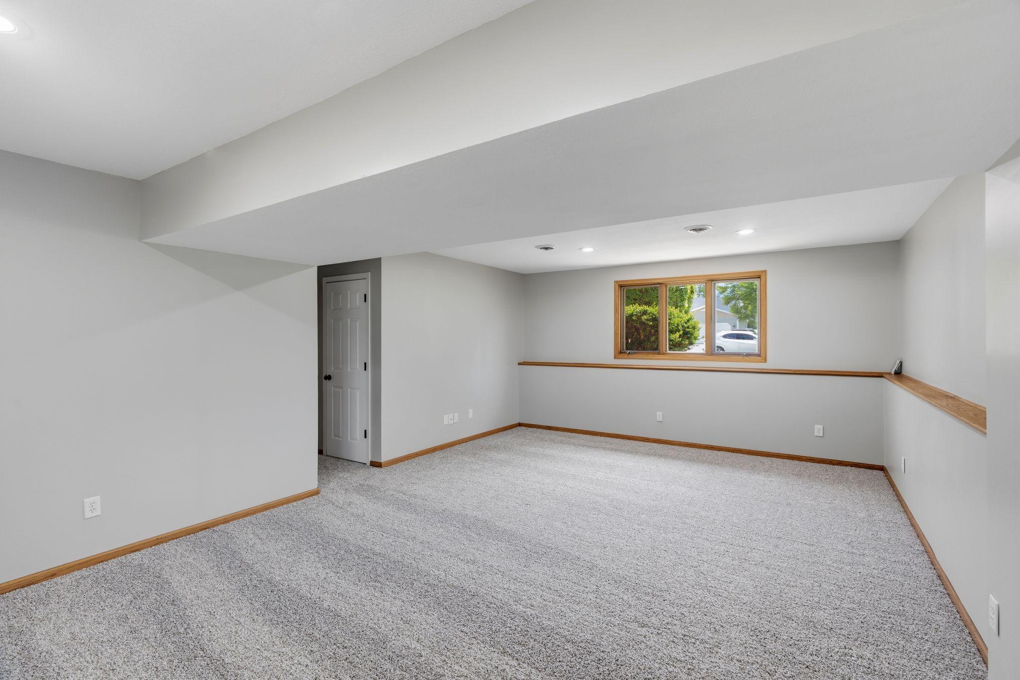 5809 126th Street West Apple Valley, MN 55124 - Photo 11 of 16