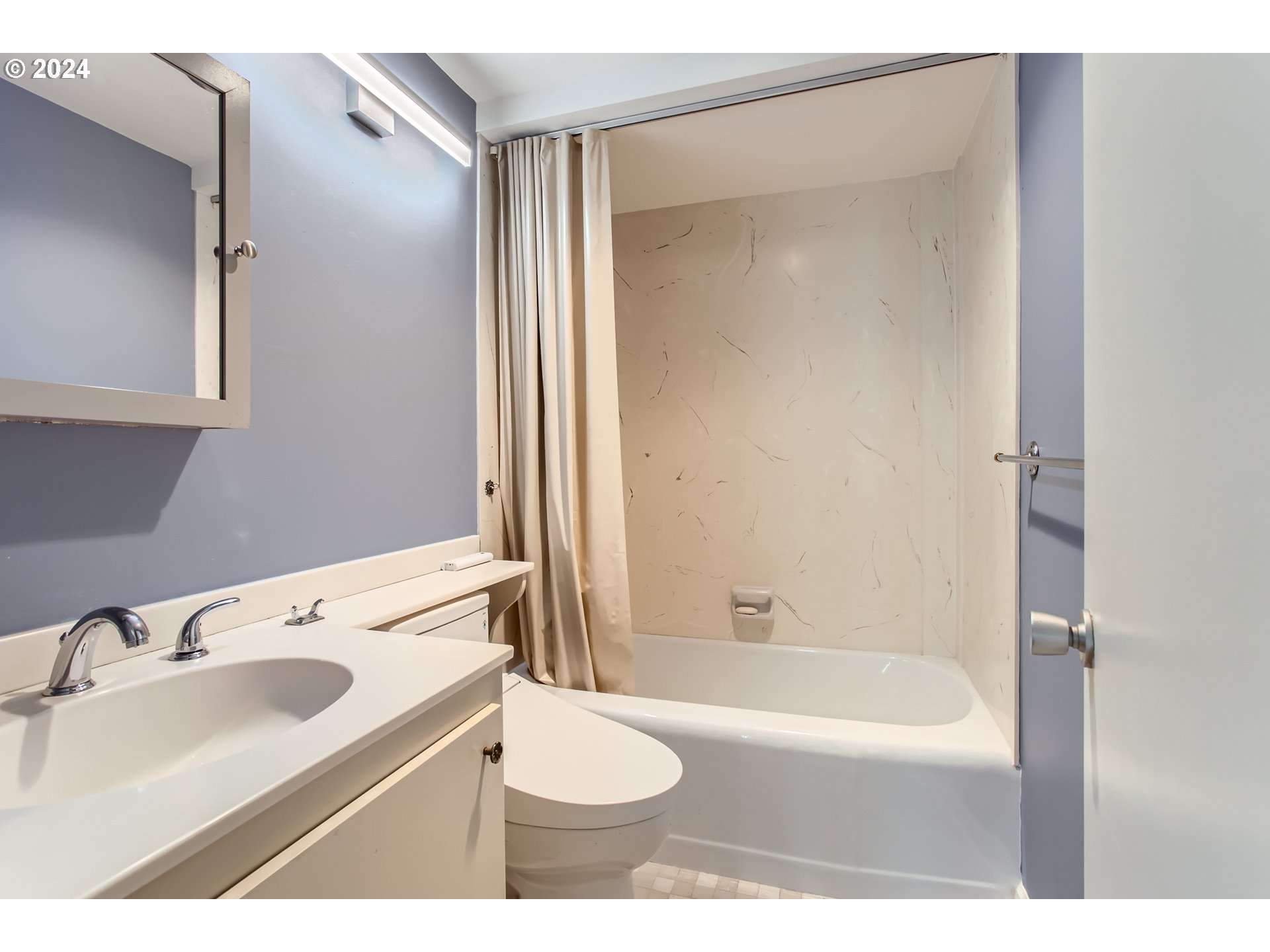 2323 Southwest Park Place, Unit 302 Portland, OR 97205 - Photo 19 of 25