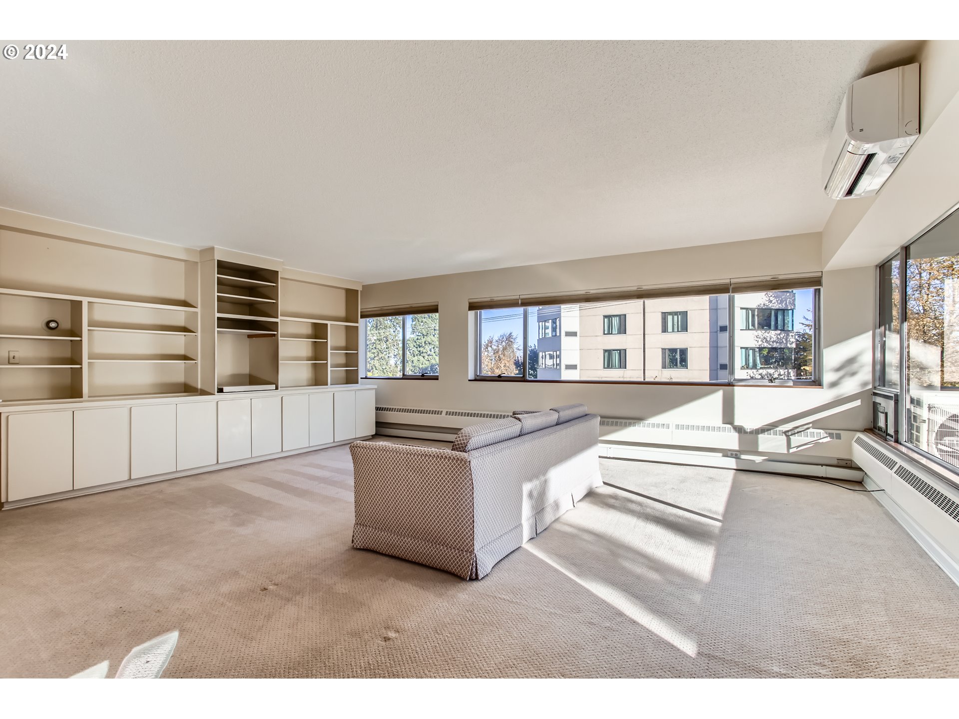 2323 Southwest Park Place, Unit 302 Portland, OR 97205 - Photo 4 of 25