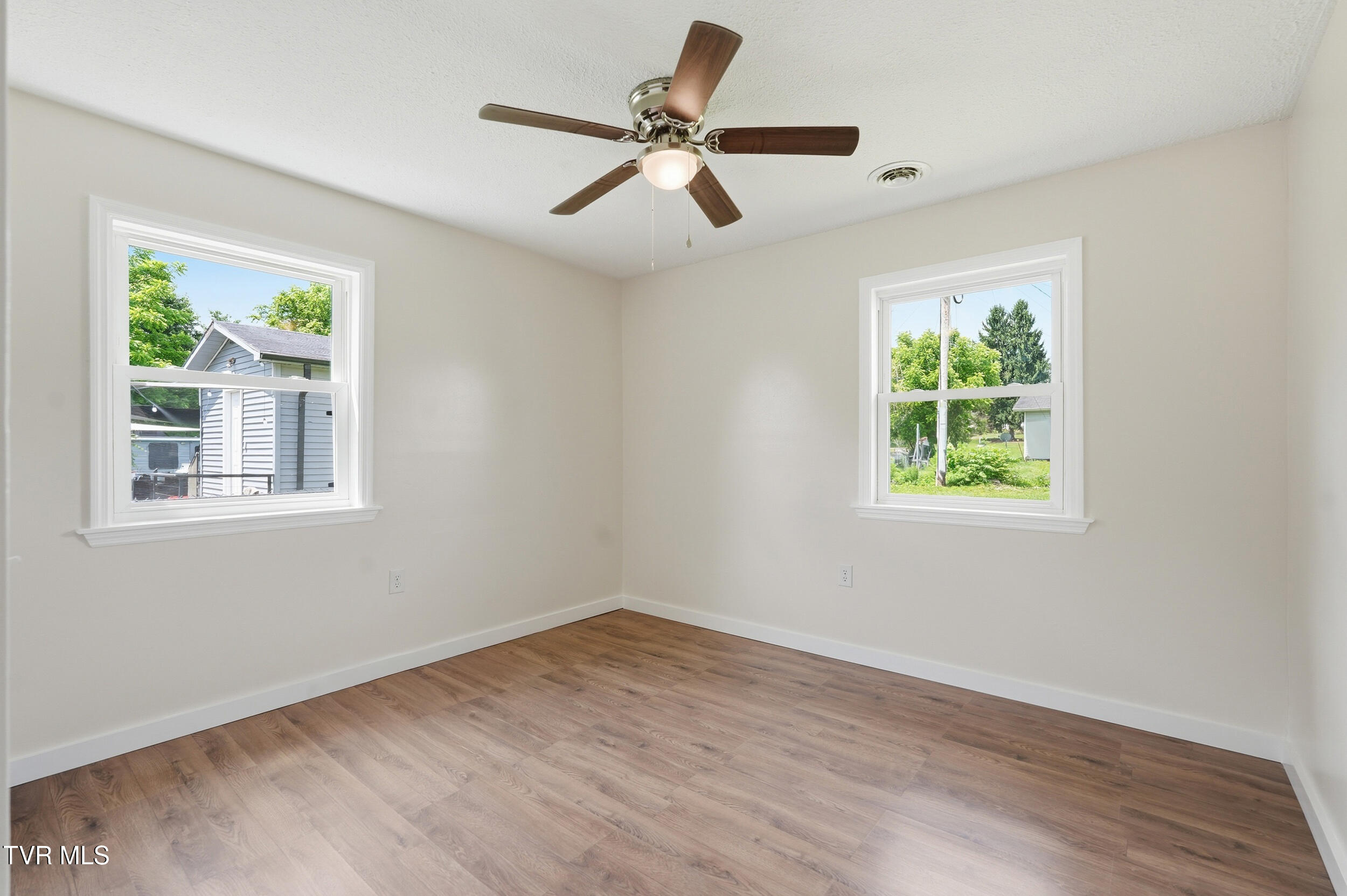 2911 Dungannon Road Coeburn, VA 24230 - Photo 23 of 35 23_2911 dungannon rd-14
