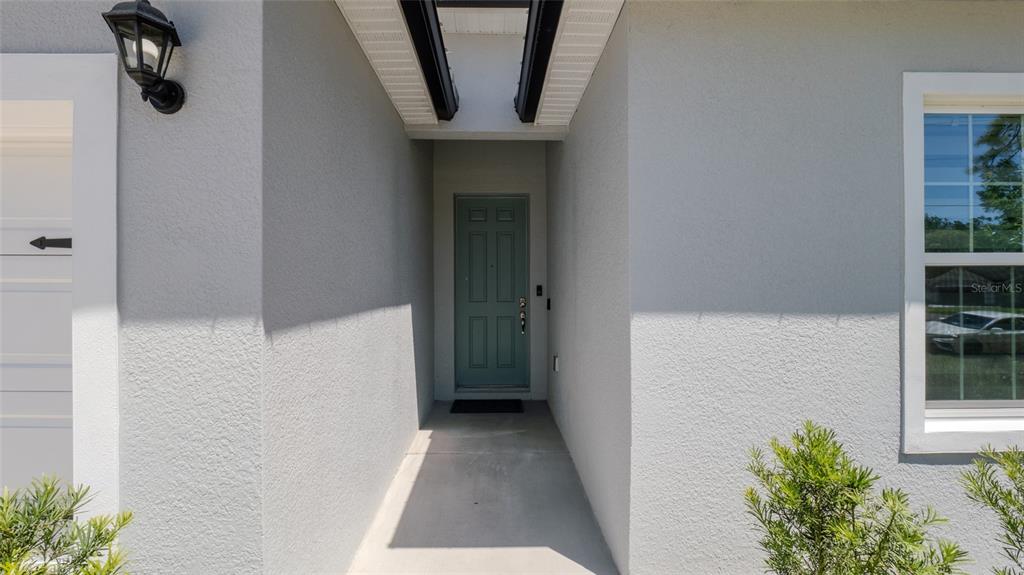 8007 Southwest 135th Loop Ocala, FL 34473 - Photo 4 of 47 a view of a hallway