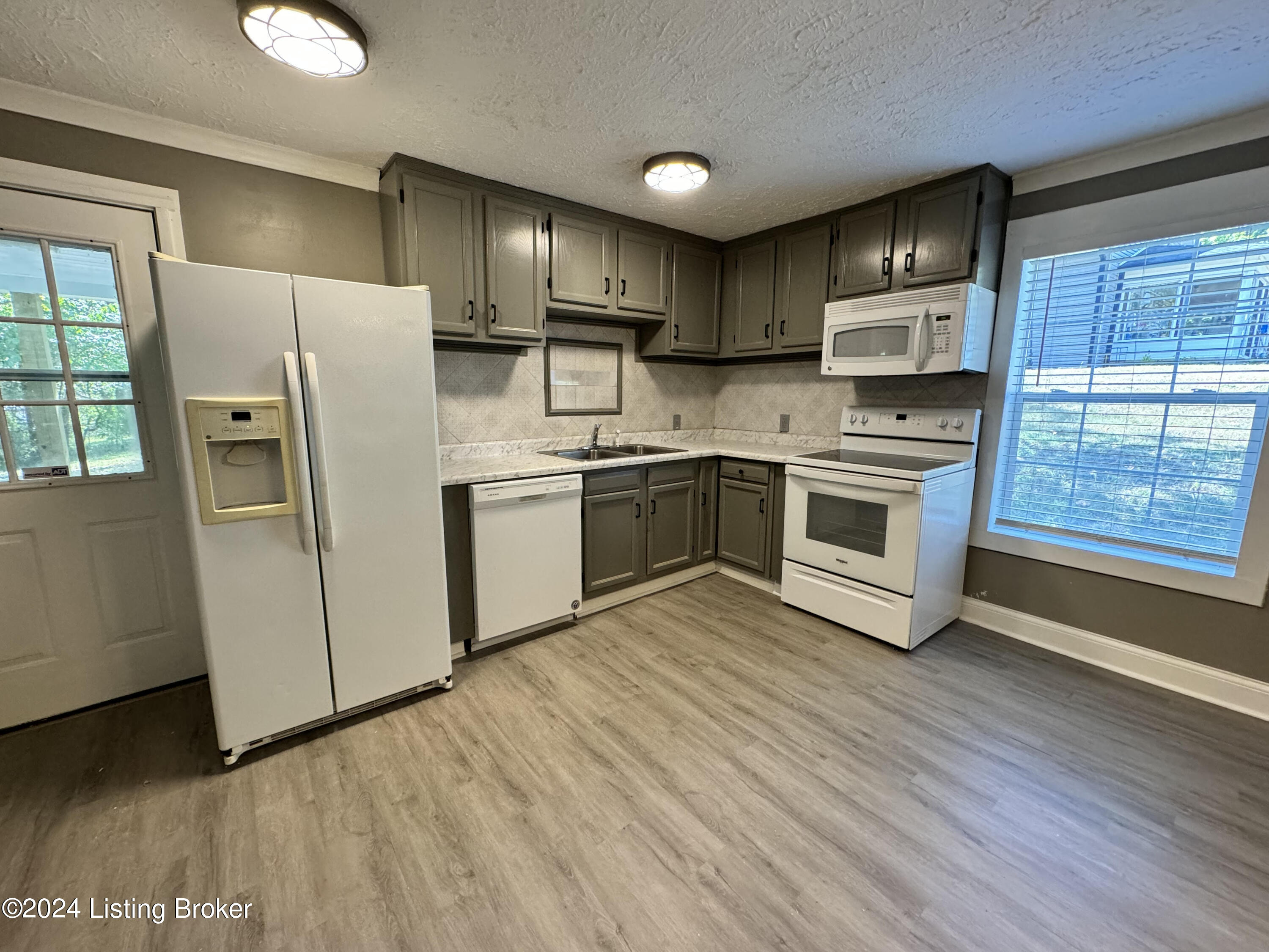 1156 Blackjack Road Radcliff, KY 40160 - Photo 8 of 31 kitchen4