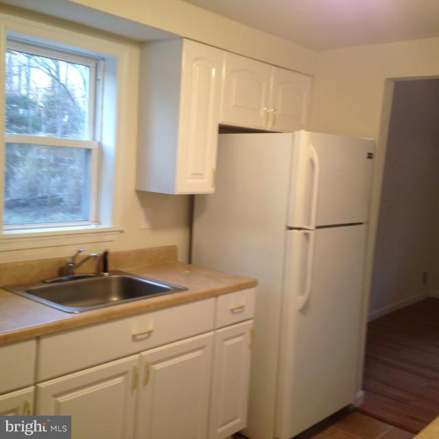 2311 Cool Spring Road Adelphi, MD 20783 - Photo 5 of 12 Kitchen