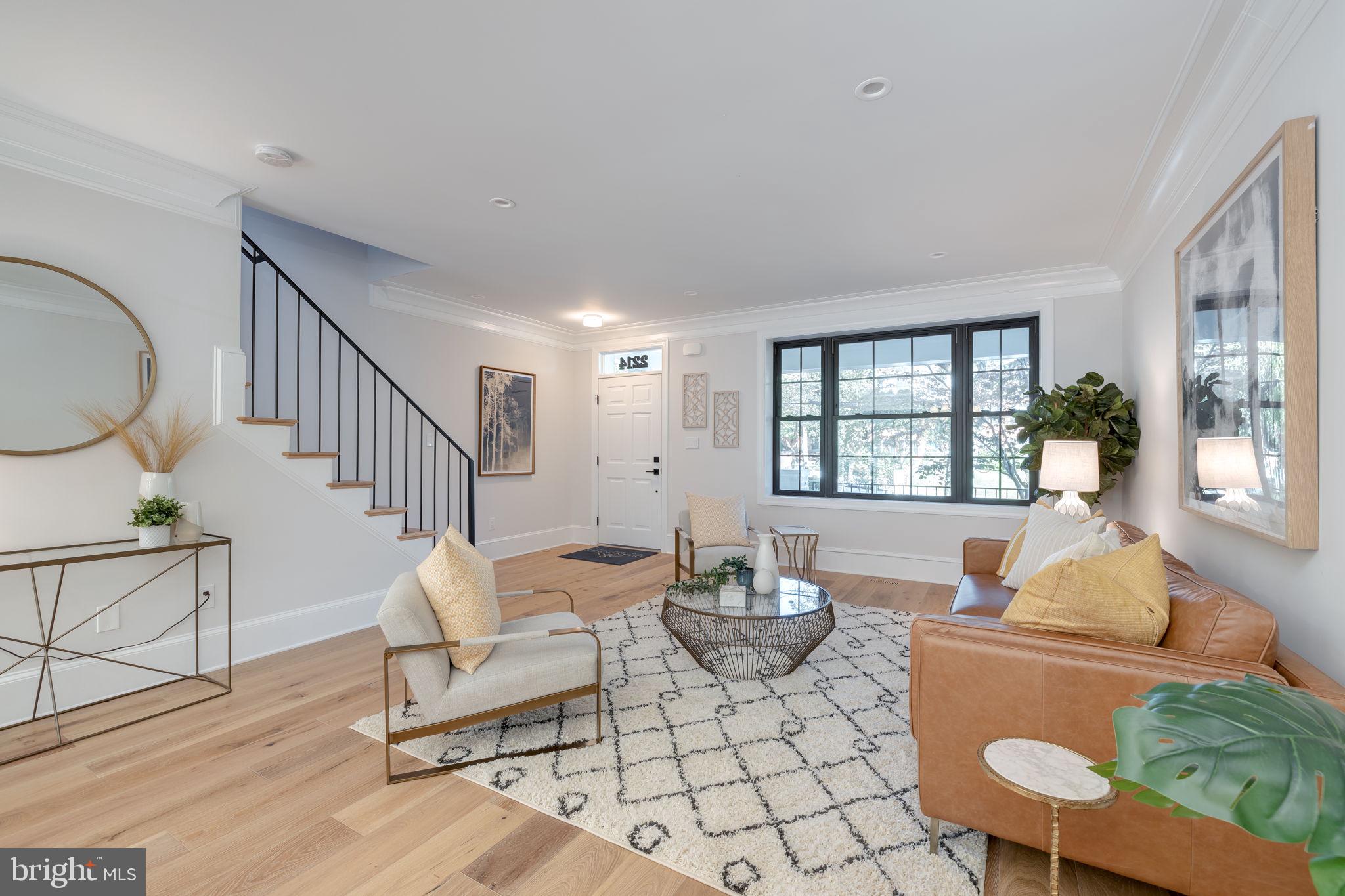 2214 Tunlaw Road Northwest Washington, DC 20007 - Photo 4 of 31 Bright Living Room