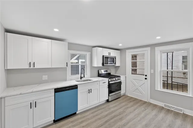 $325,000 | 18 Huron Street, Warwick, RI 02889