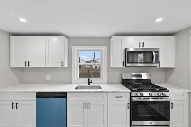 $325,000 | 18 Huron Street, Warwick, RI 02889