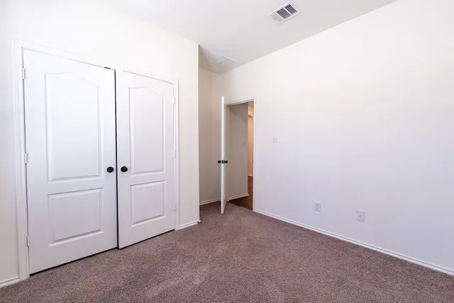 $1,950 | 250 Auburn Street, Kyle, TX 78640