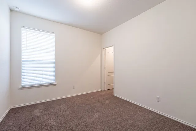 $1,950 | 250 Auburn Street, Kyle, TX 78640