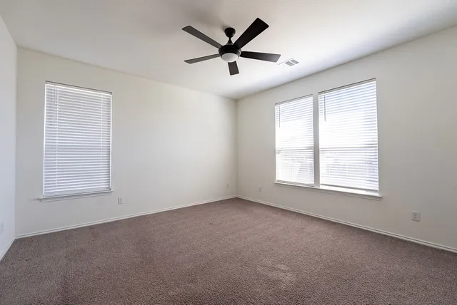 $1,950 | 250 Auburn Street, Kyle, TX 78640