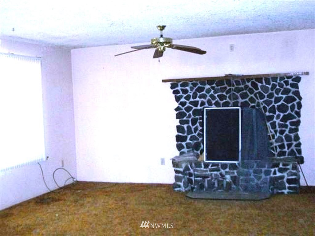 1096 Silverbrook Road Randle, WA 98377 - Photo 3 of 13 Gallery Image 3