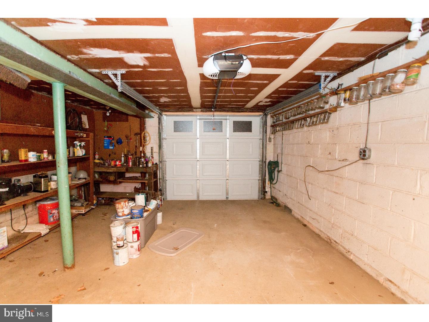 10143 Proctor Road Philadelphia, PA 19116 - Photo 22 of 24 Garage