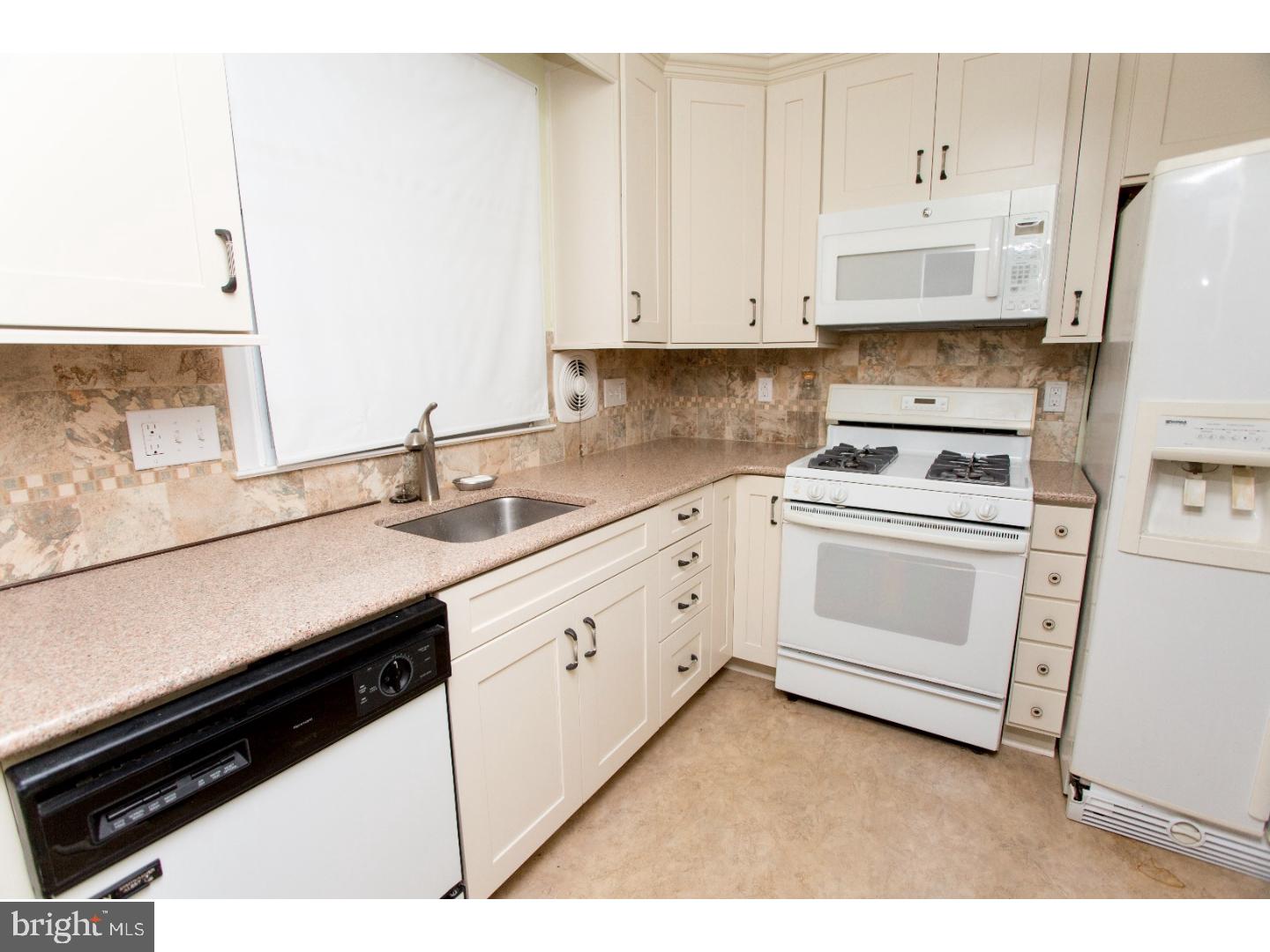 10143 Proctor Road Philadelphia, PA 19116 - Photo 9 of 24 Kitchen