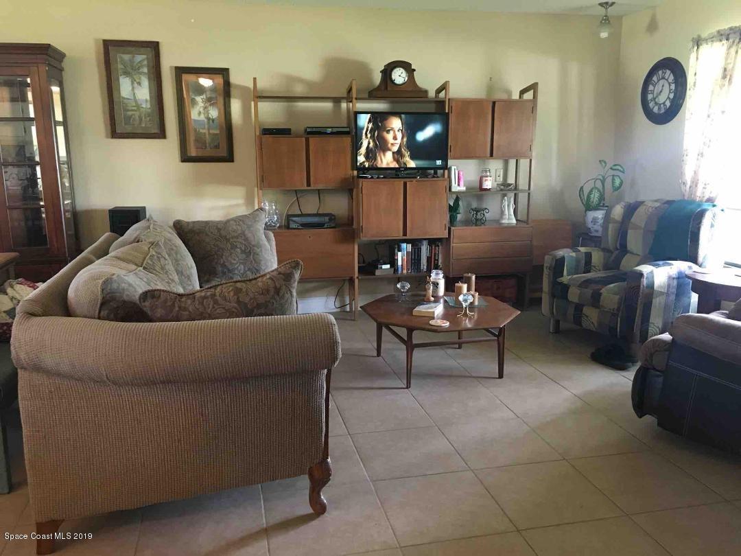 1556 Creel Road Northeast Palm Bay, FL 32905 - Photo 11 of 23 Living area