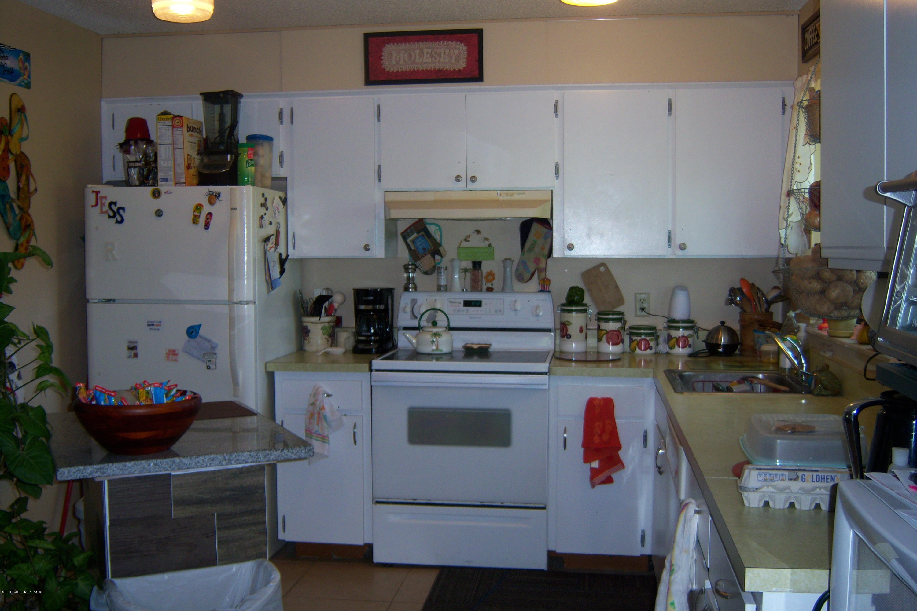 1556 Creel Road Northeast Palm Bay, FL 32905 - Photo 14 of 23 Kitchen