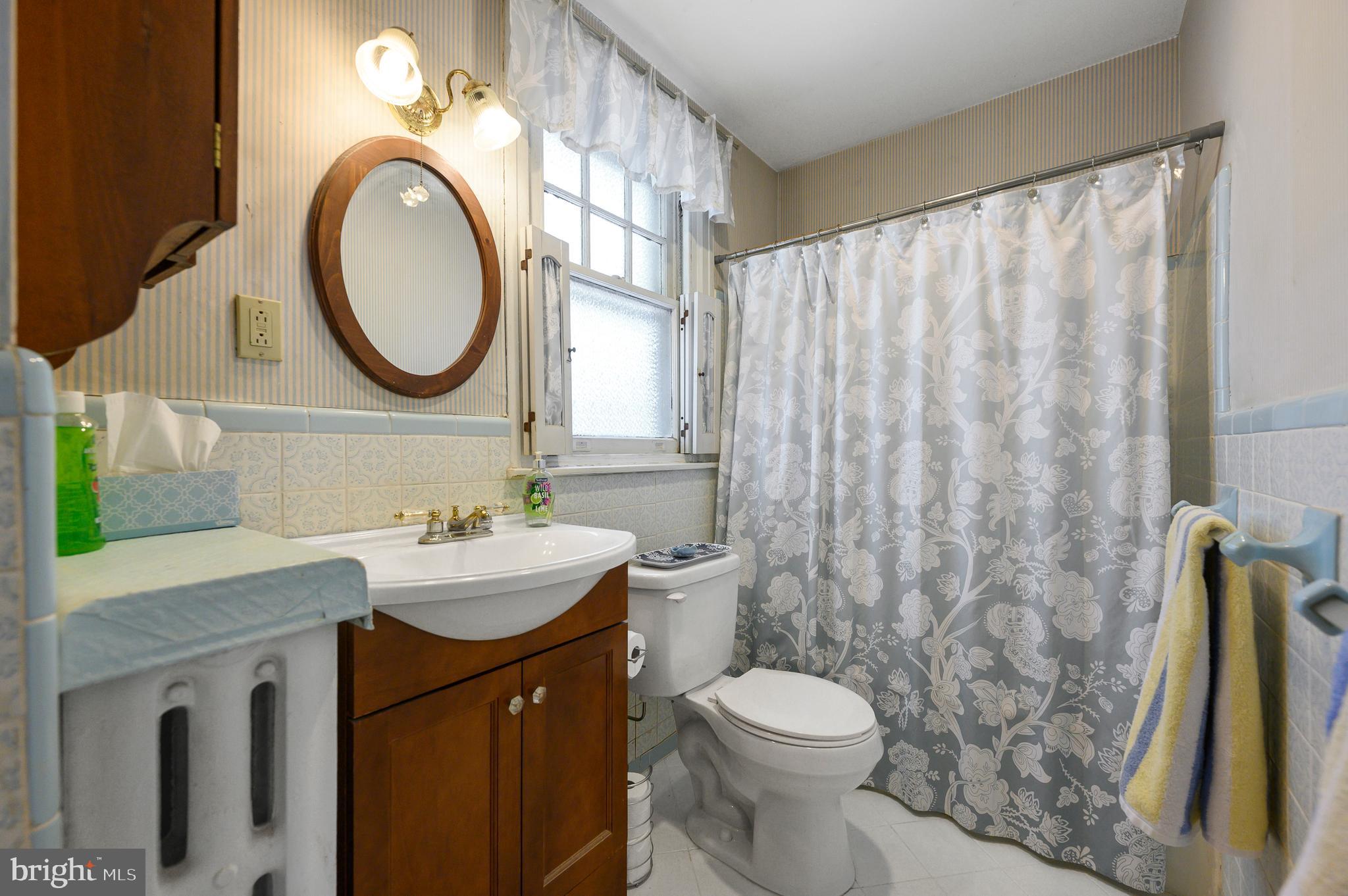 117 Kenmore Road Upper Darby, PA 19082 - Photo 29 of 44