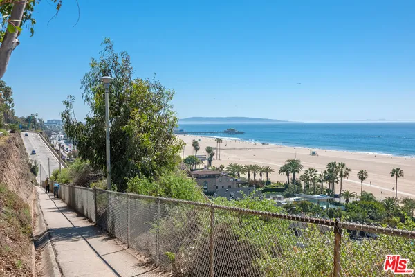 $1,599,000 | 806 Washington Avenue, Santa Monica, CA 90403