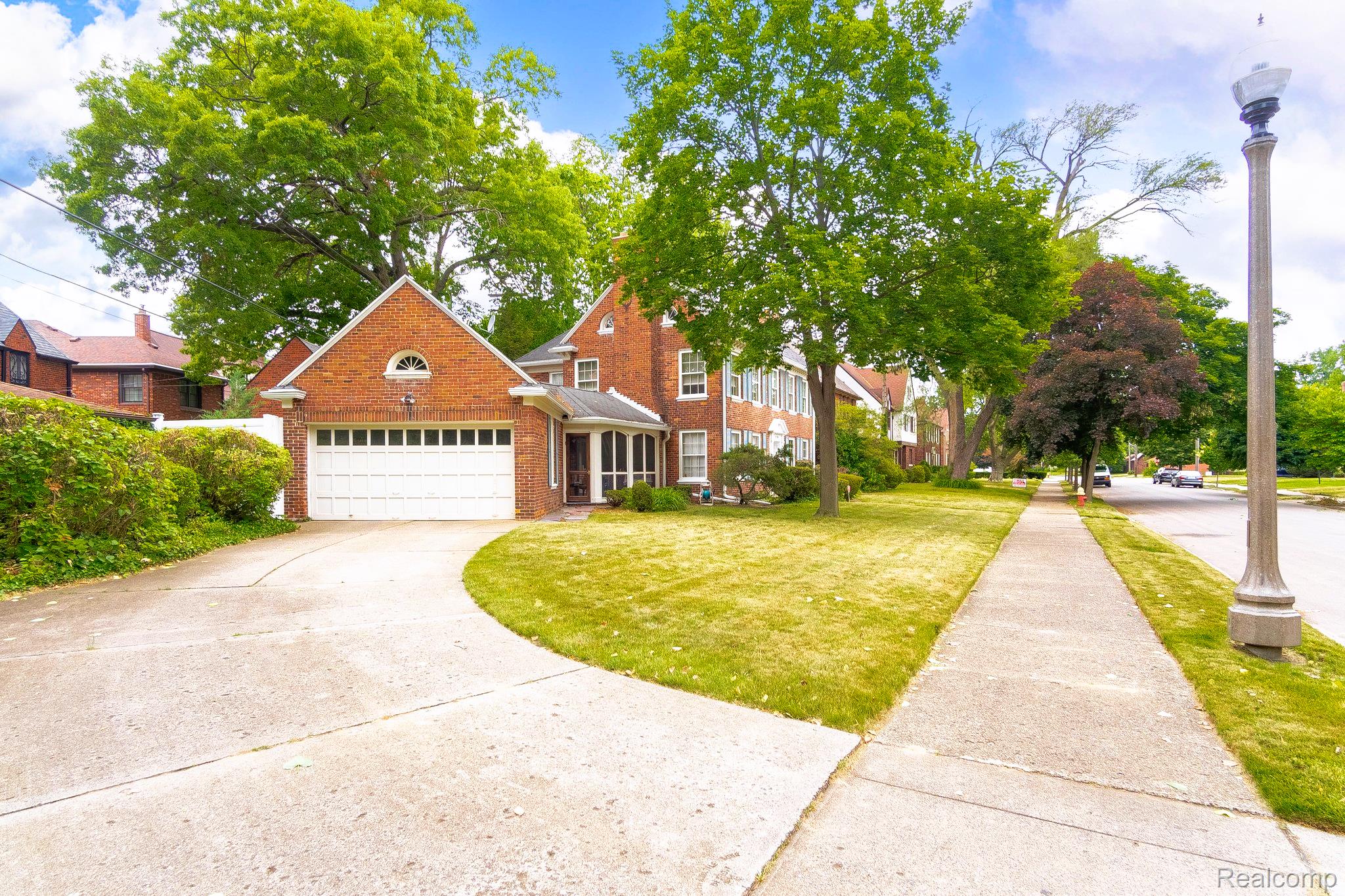 19701 Chesterfield Road Detroit, MI 48221 - Photo 2 of 27 Gallery Image 2