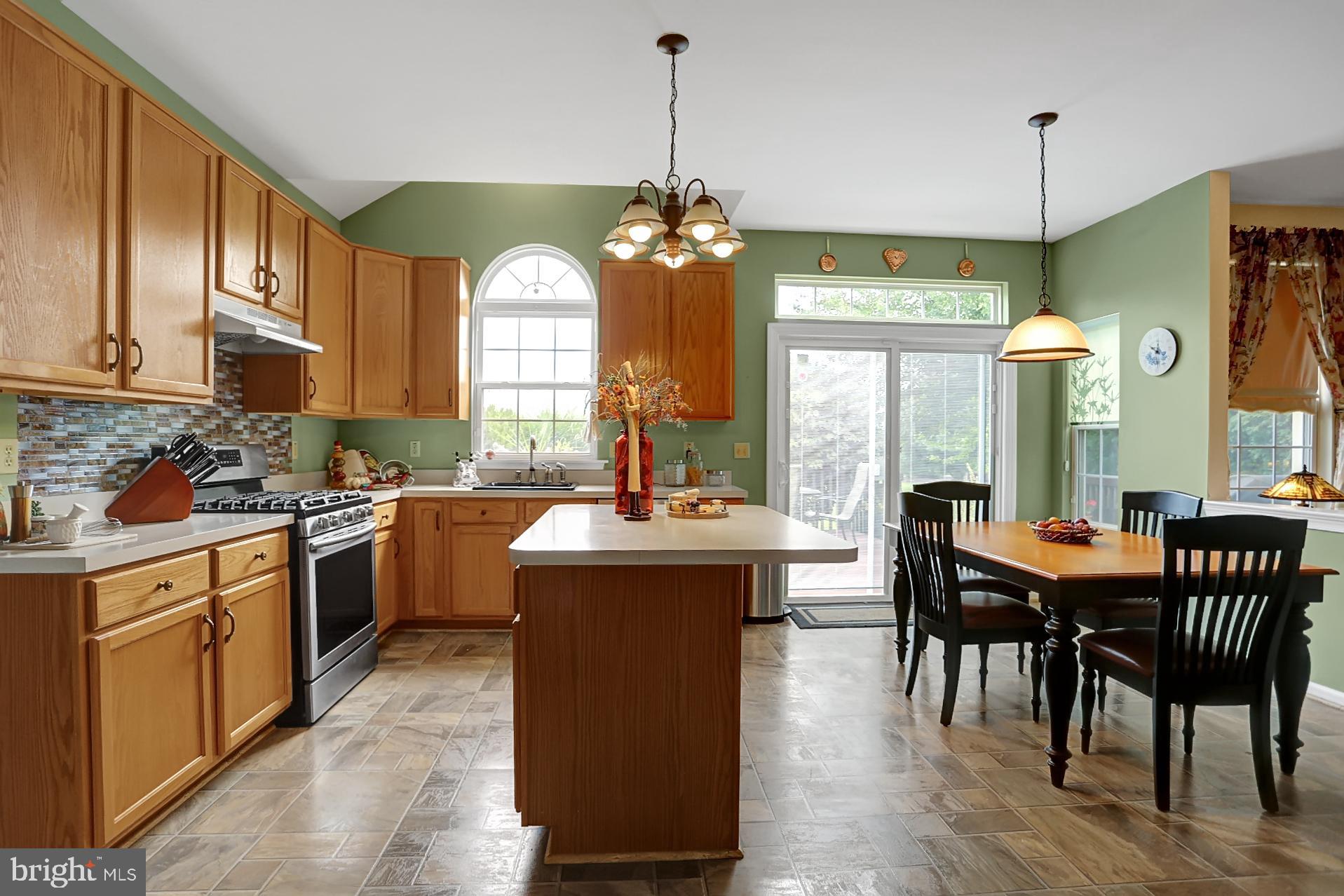 7204 Pine Tree Road Hereford, PA 18056 - Photo 9 of 48 Gallery Image 9
