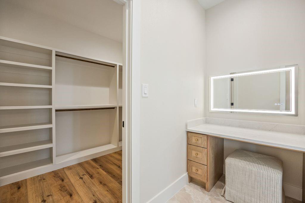 594 Sedalia Road Van Alstyne, TX 75495 - Photo 26 of 40 Make-up area and Closet#2