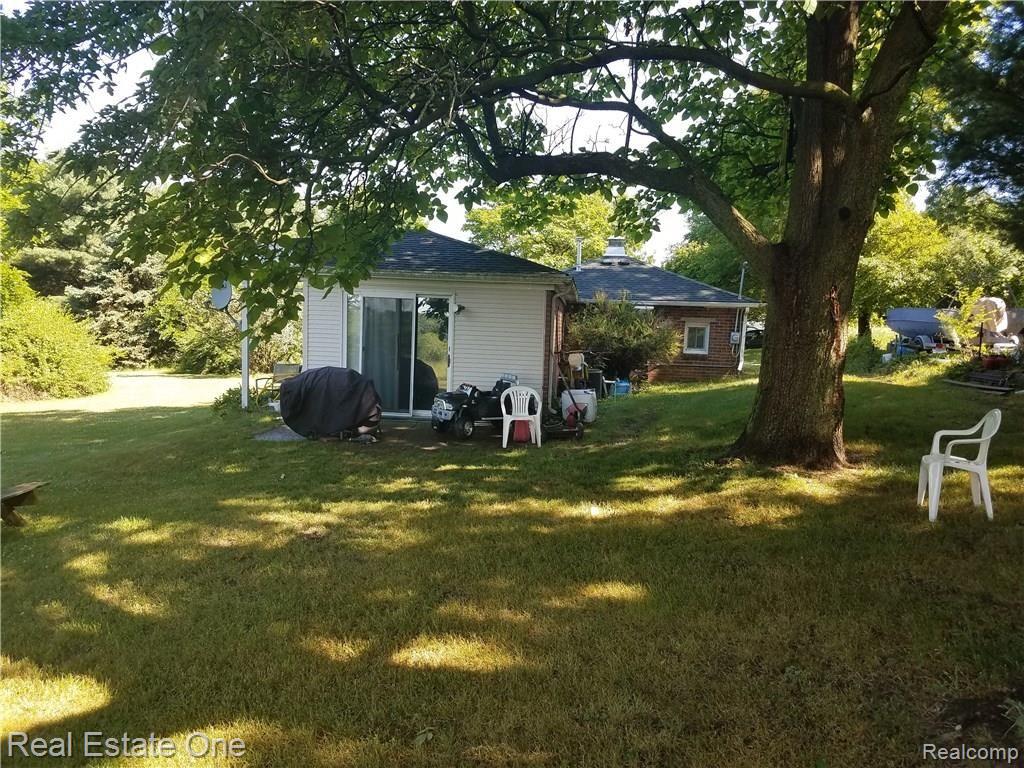 2105 Lone Tree Road Milford, MI 48380 - Photo 17 of 25 20170707_103306.jpg