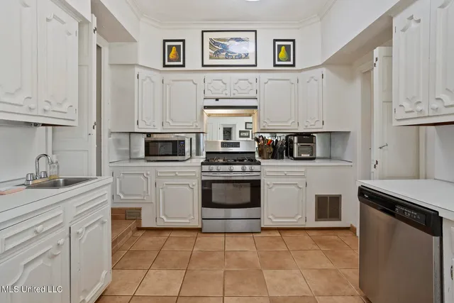 $315,000 | 1431 Roxbury Place, Jackson, MS 39211