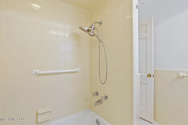 $315,000 | 1431 Roxbury Place, Jackson, MS 39211