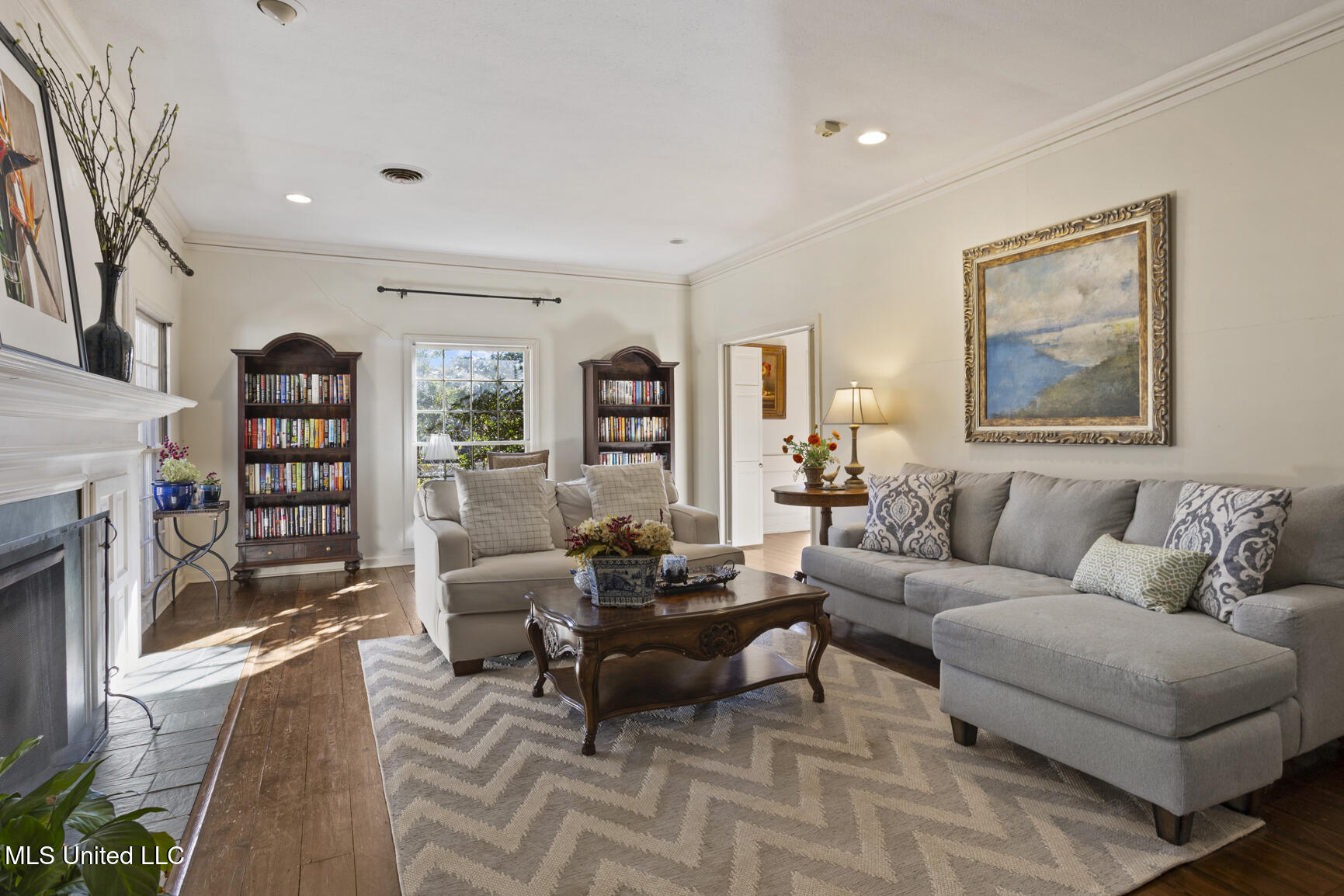 1431 Roxbury Place Jackson, MS 39211 - Photo 6 of 25 Wonderful Family/Great Room