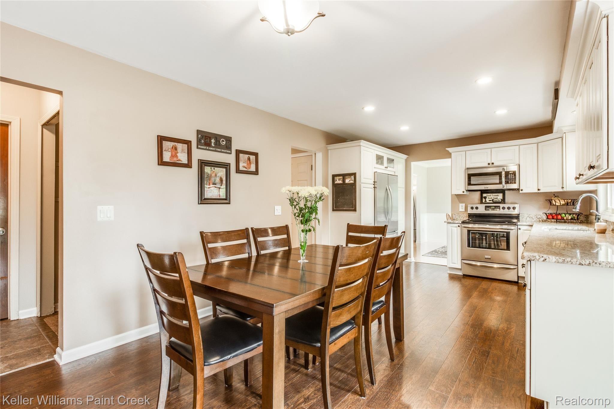 2625 Winter Park Road Rochester, MI 48309 - Photo 16 of 45 INTERIORS (16 of 42).jpg