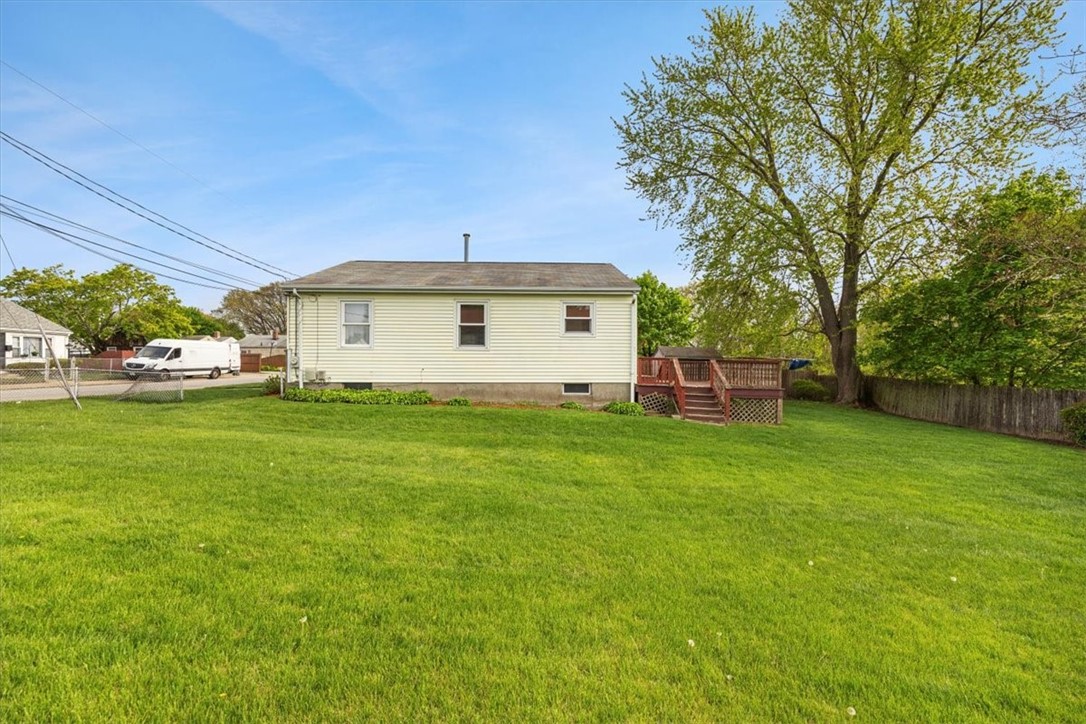 39 Rocco Avenue Pawtucket, RI 02860 - Photo 4 of 40 Gallery Image 4