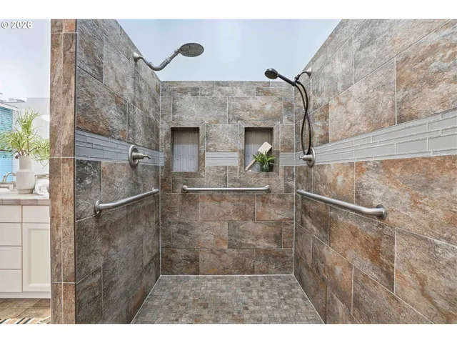 $999,000 | 3712 Northeast 131st Street, Vancouver, WA 98686