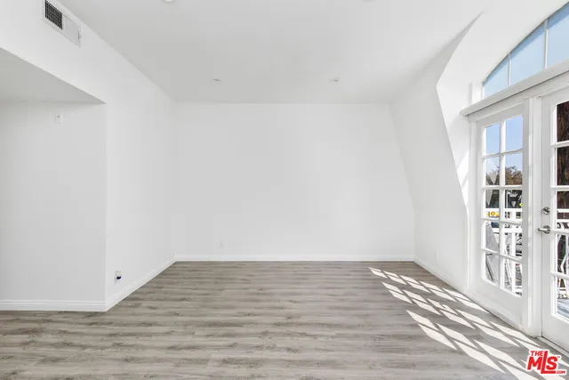 $3,695 | 9800 Vidor Drive, Unit 303, Los Angeles, CA 90035