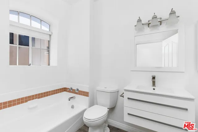 $3,695 | 9800 Vidor Drive, Unit 303, Los Angeles, CA 90035