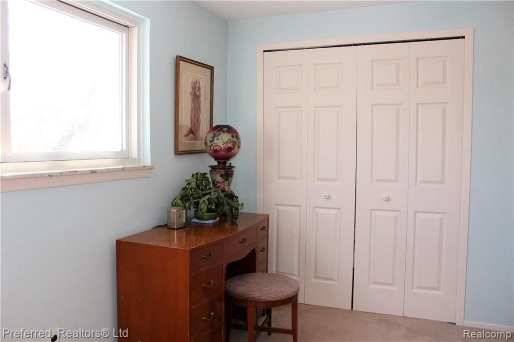 42949 Arlington Road Canton, MI 48187 - Photo 15 of 26