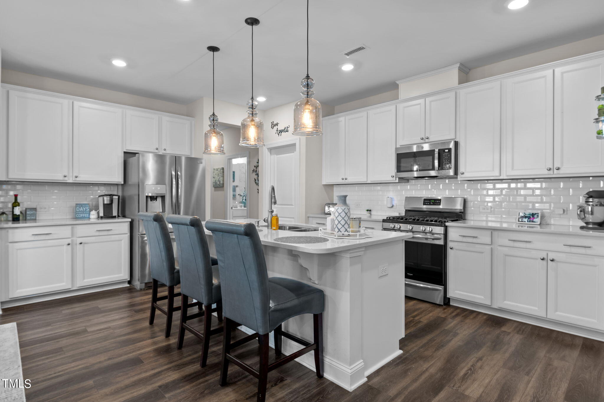 190 Azure Mist Drive Raleigh, NC 27610 - Photo 8 of 39 22-web-or-mls-DSC_9789