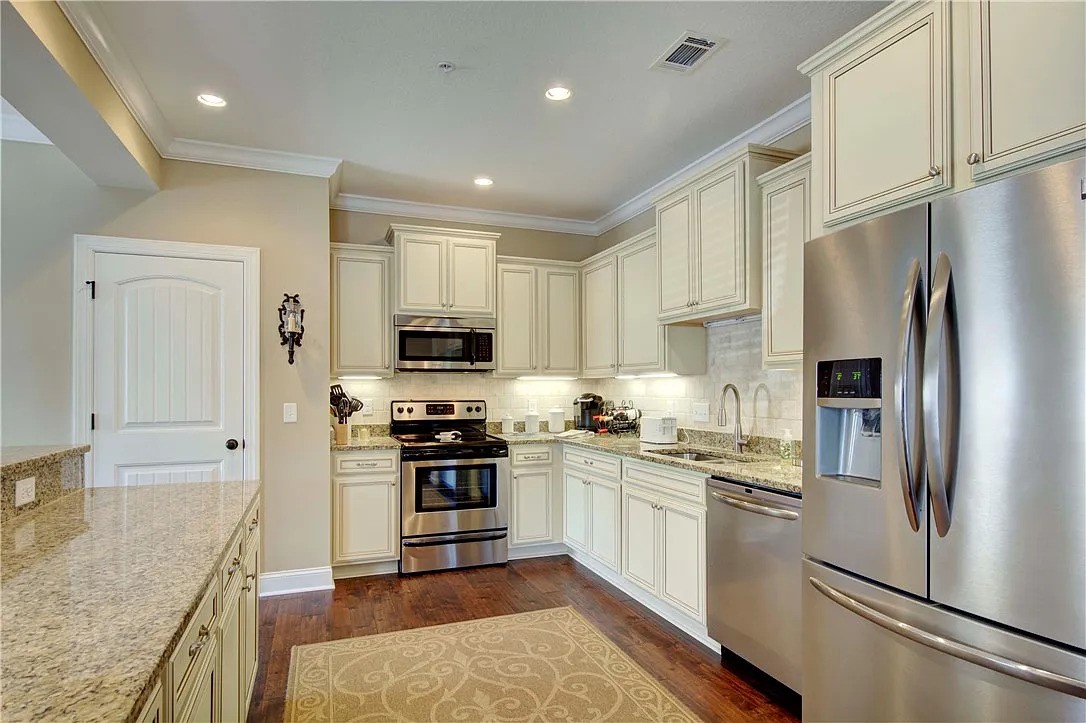 404 Reserve Lane St. Simons Island, GA 31522 - Photo 7 of 24