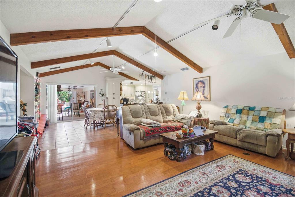 3951 Country View Drive Sarasota, FL 34233 - Photo 14 of 28