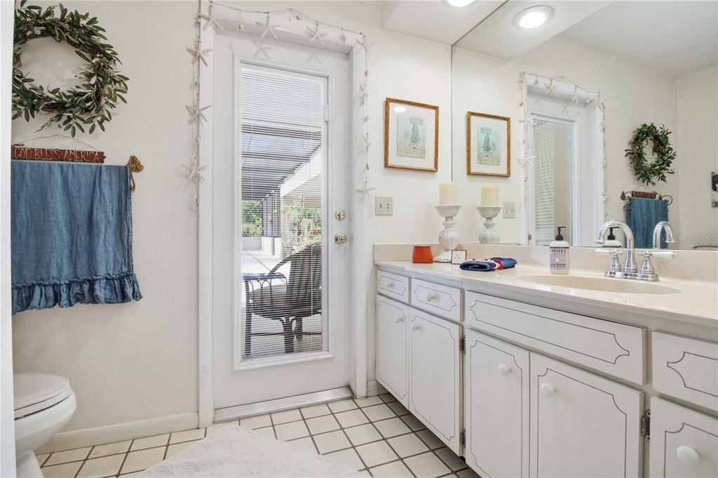3951 Country View Drive Sarasota, FL 34233 - Photo 22 of 28