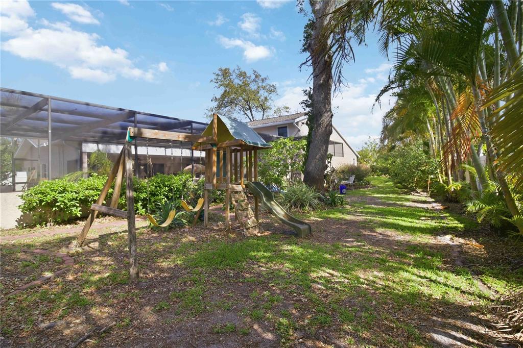 3951 Country View Drive Sarasota, FL 34233 - Photo 25 of 28