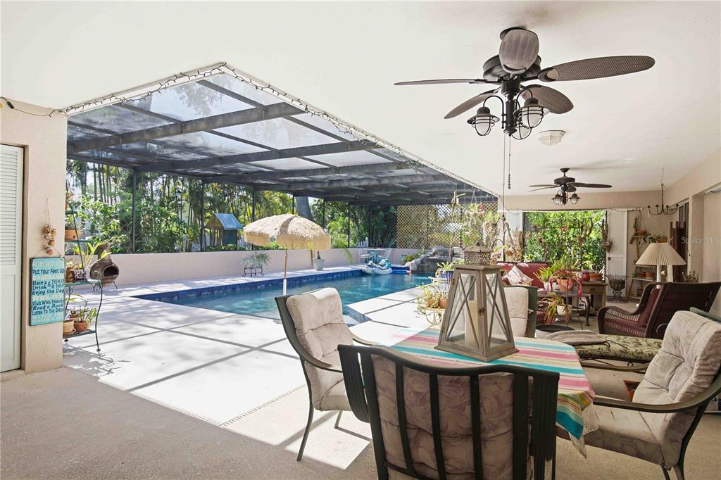 3951 Country View Drive Sarasota, FL 34233 - Photo 3 of 28