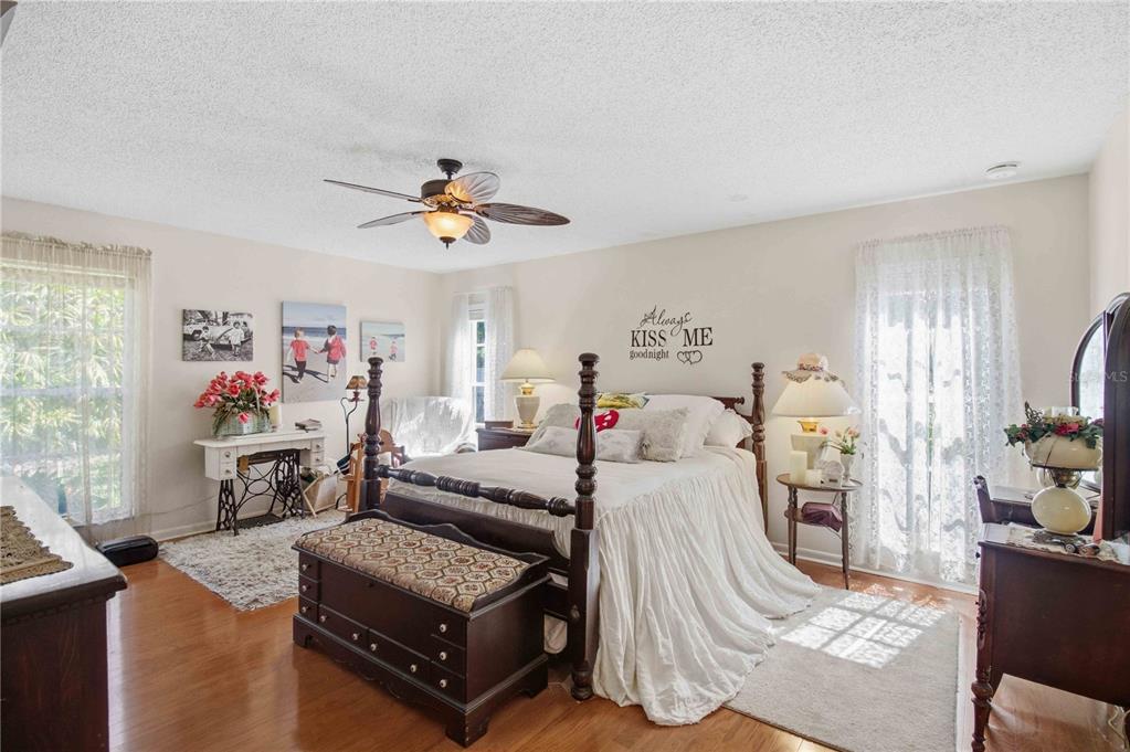 3951 Country View Drive Sarasota, FL 34233 - Photo 9 of 28