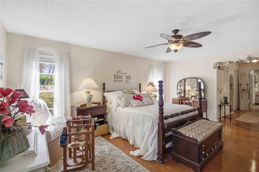 3951 Country View Drive Sarasota, FL 34233 - Photo 10 of 28