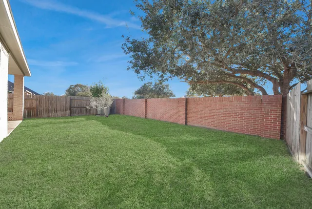 $2,800 | 8114 Silverspot Lane, Missouri City, TX 77459