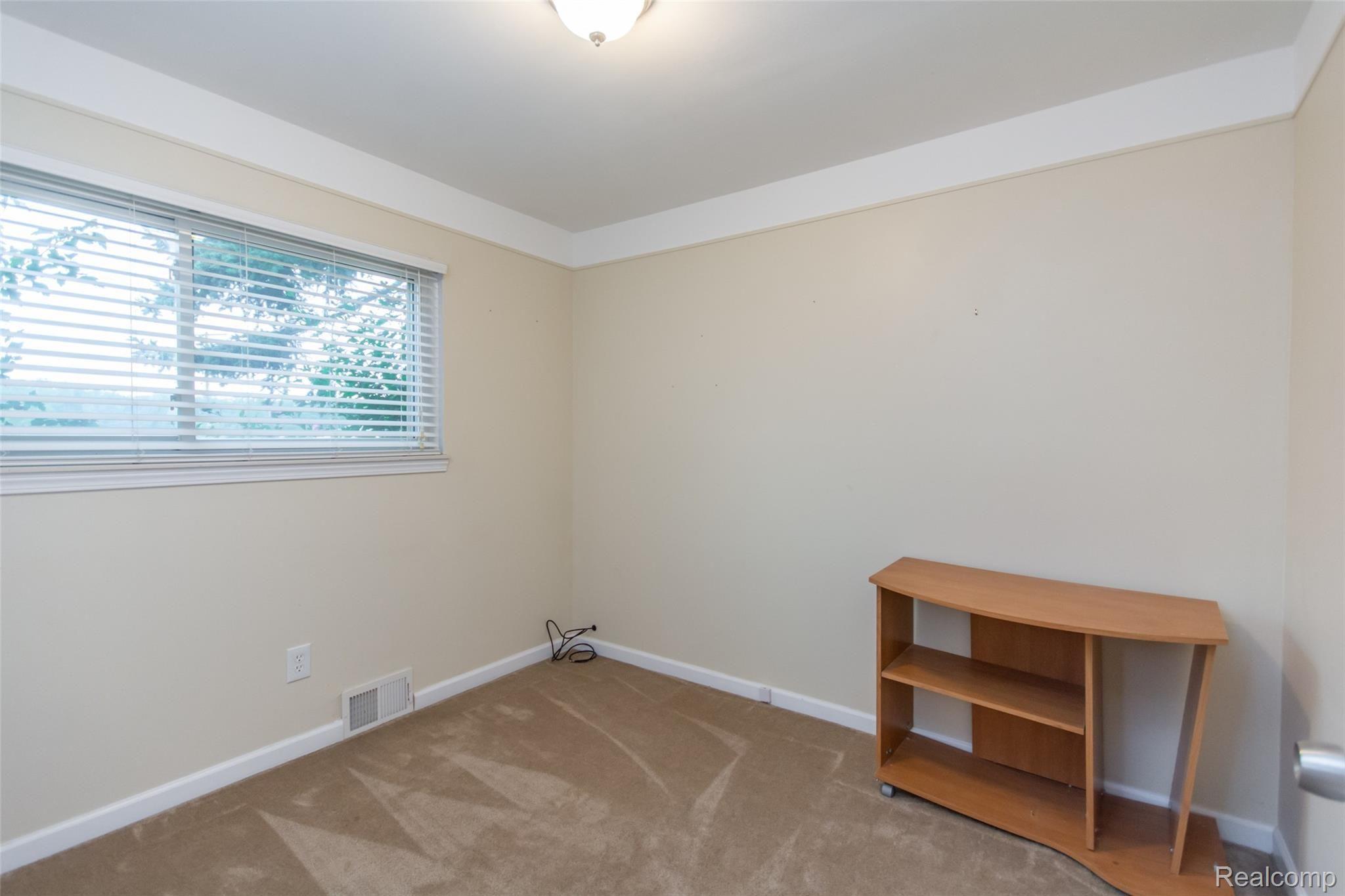 56051 Omo Road Macomb, MI 48042 - Photo 11 of 24 DSC_9712.jpg