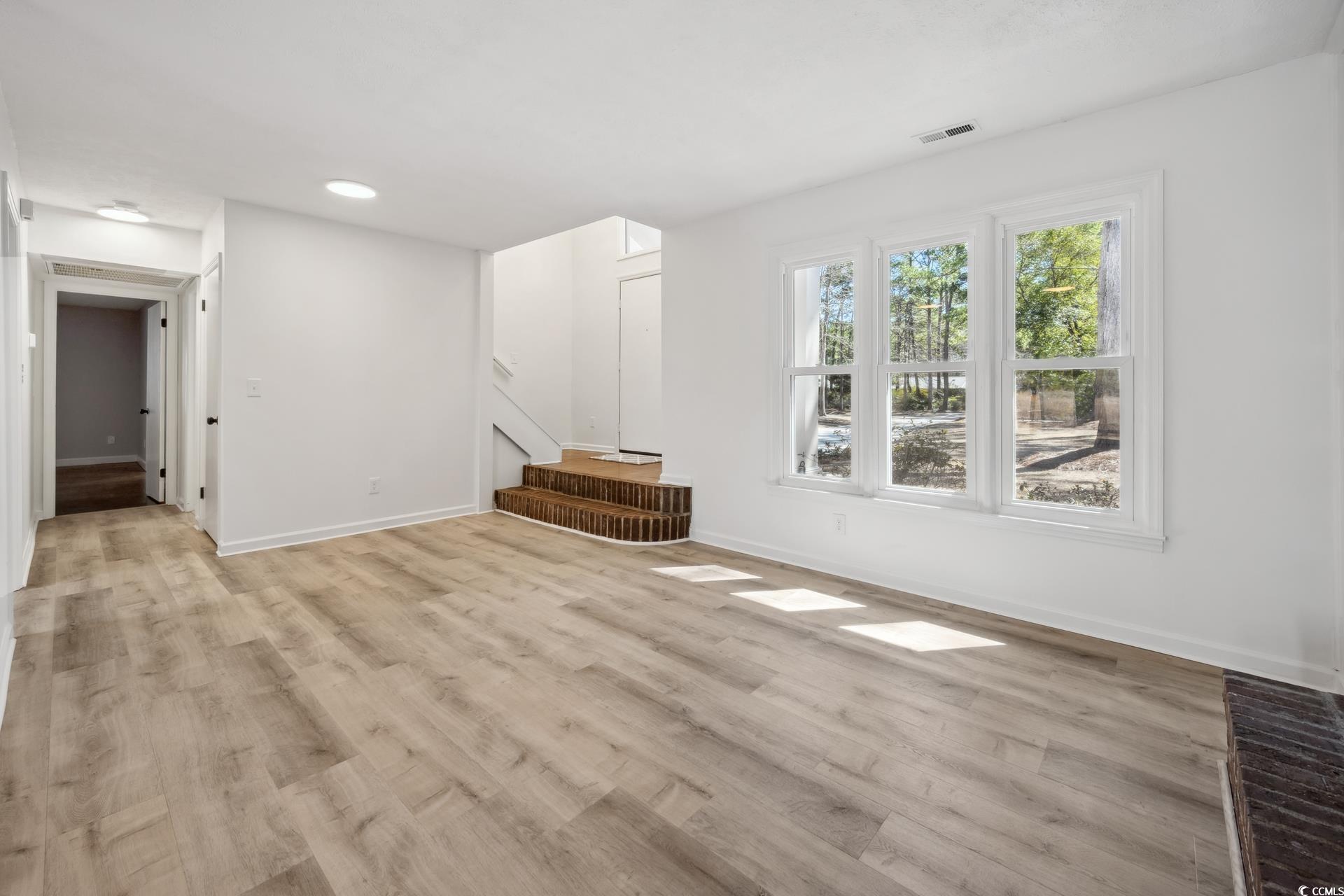 144 Springfield Road Pawleys Island, SC 29585 - Photo 5 of 36 Gallery Image 5