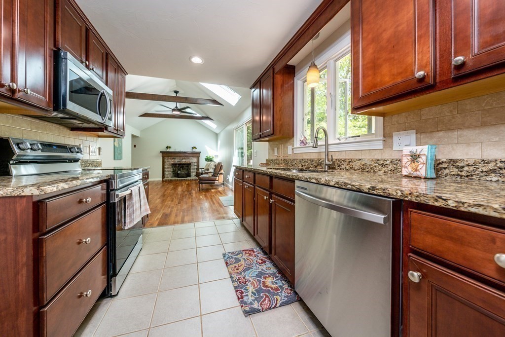 108 Sullivan Road Yarmouth, MA 02673 - Photo 5 of 22 Gallery Image 5